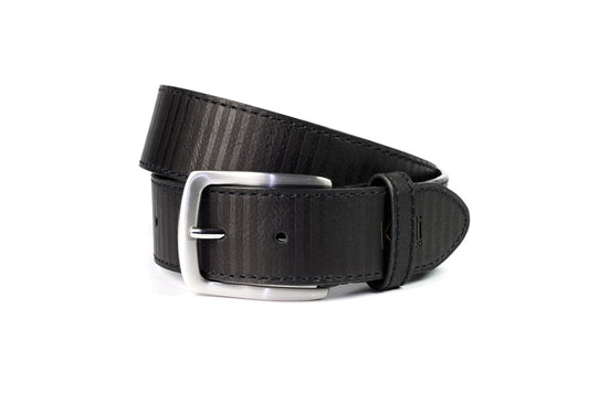A black belt with a silver buckle, featuring a sporty and preppy design. Made of top quality leather with a PU finish, this Men's Belt from Men In Style is adjustable and comes in a rigid gift box. Perfect for a premium gift.