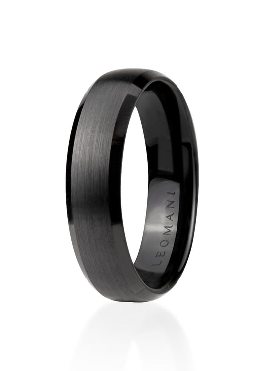 Men's ring Liuw, a sleek black ceramic band, exudes contemporary elegance. Lightweight yet durable, it complements any style. Perfect for everyday wear or as a unique gift, this 6mm wide ring embodies lasting style for the discerning gentleman.