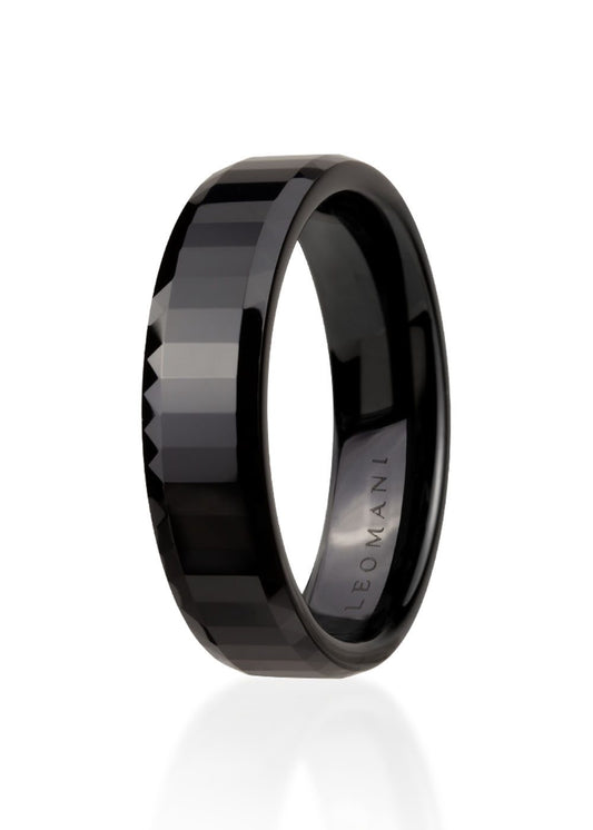 Men's ring Zaki, a black ceramic band with a faceted surface and a diamond cut-out. Weighing 5.83 grams, it has a width of 6 mm.