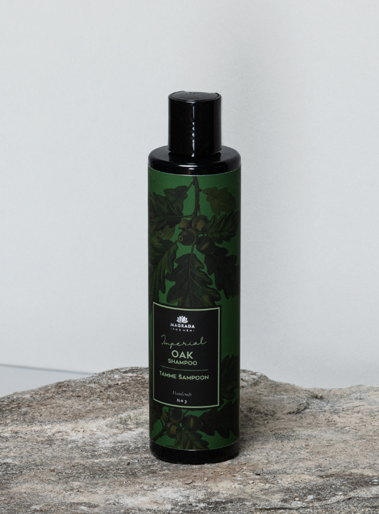 A bottle of Oak Shampoo 'Imperial' for men, featuring a minimal composition and natural ingredients. Soothes scalp, stimulates hair growth, and offers anti-inflammatory properties.