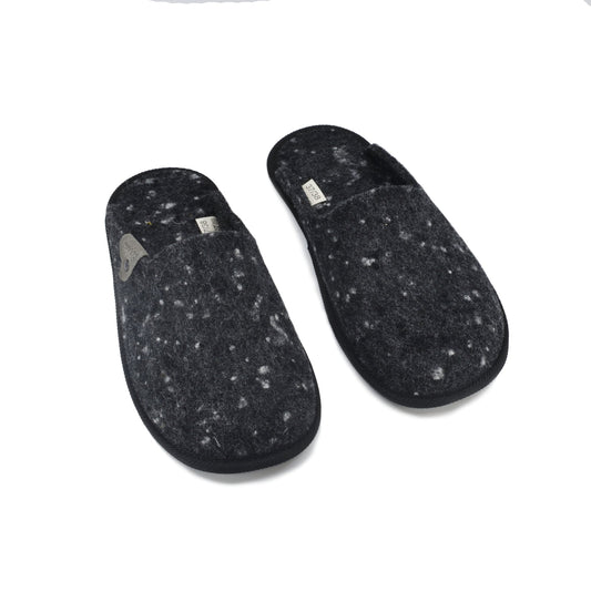 Natural Felt Slippers - Dark grey, handmade in Europe. Keep your toes warm and cozy with these long-lasting, high-quality slippers.
