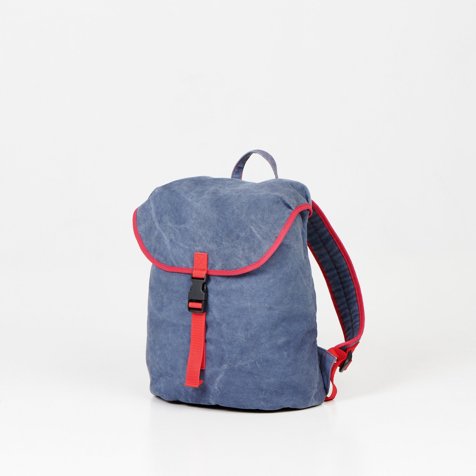 A durable 12L canvas backpack with spacious interior and laptop pocket. Stay organized with multiple internal pockets. Adjustable shoulder straps for comfort. Handcrafted in Europe for premium quality.