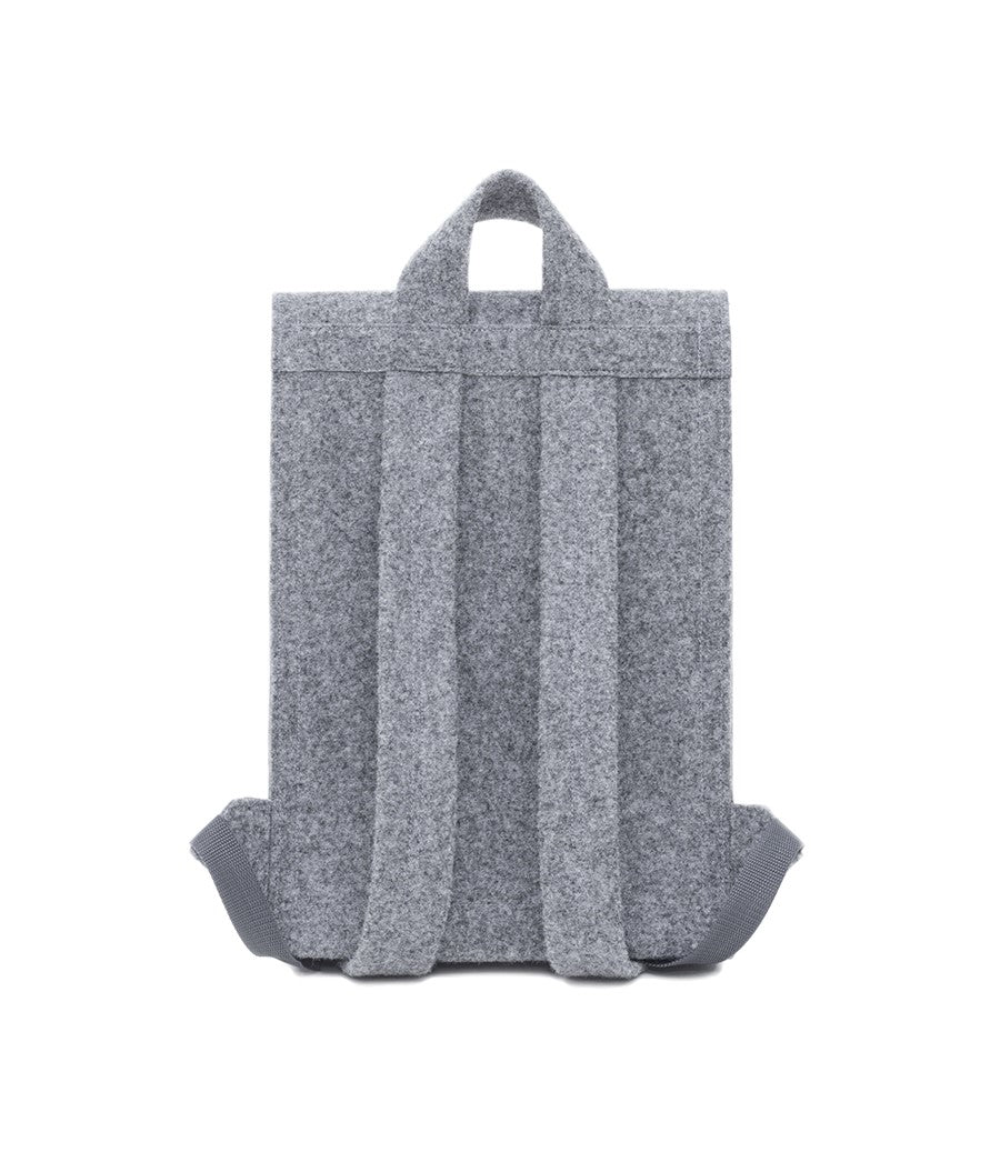 Backpack - Grey: A minimalist, durable felt bag with adjustable webbing straps. Features a dedicated laptop pocket, magnetic snap closure, and eco-friendly construction. Perfect for a modern, stylish look.