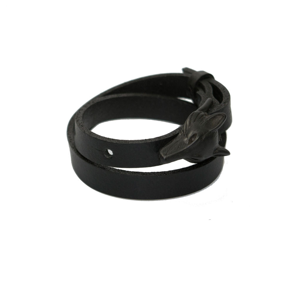 A black leather double wrap bracelet with a wolf buckle. Adjustable in three lengths: Small (13-16 cm), Medium (16-19 cm), and Large (19-23 cm). The bracelet features 5 snap options for customization.