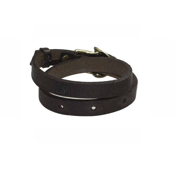 A bronze-finished double wrap leather bracelet with a wolf buckle. Adjustable in three lengths: Small (13-16 cm), Medium (16-19 cm), and Large (19-23 cm). The bracelet features 5 snap options for customization.