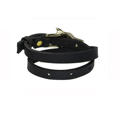 A gold-finished double wrap leather bracelet with a wolf buckle. Adjustable in three lengths: Small (13-16 cm), Medium (16-19 cm), and Large (19-23 cm). The bracelet features 5 snap options for customization.