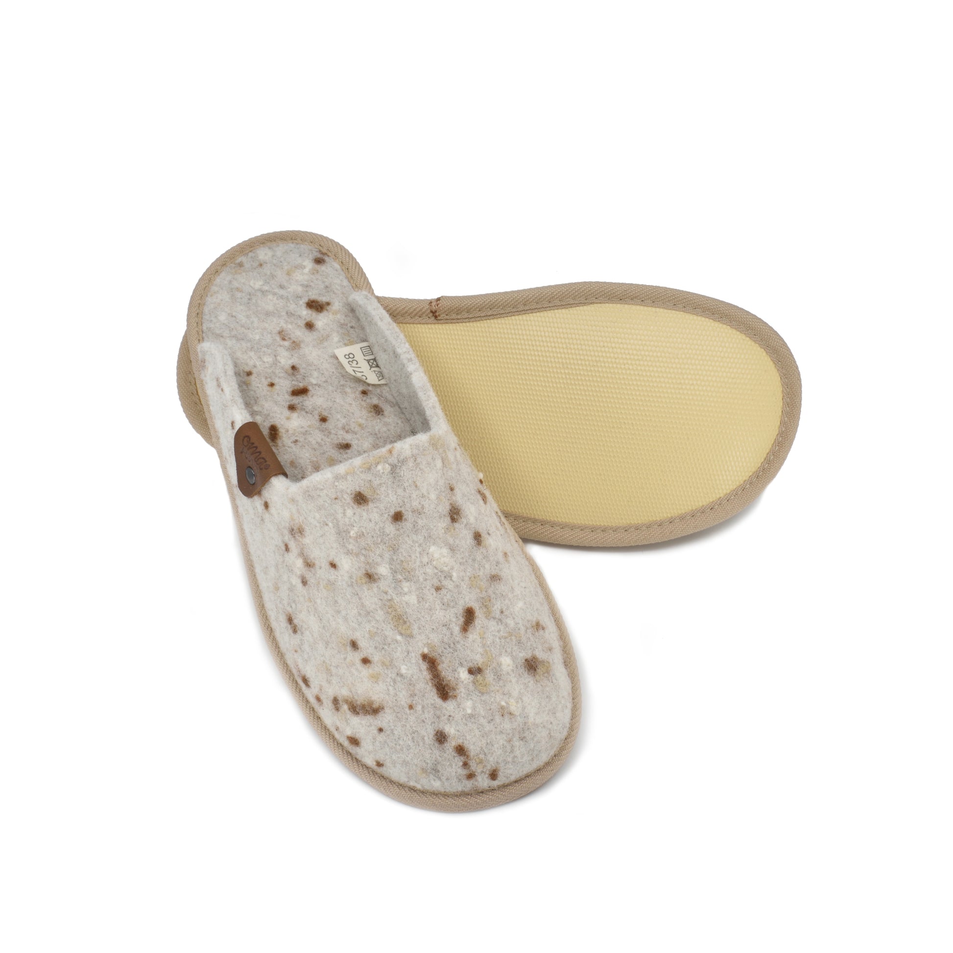 Natural felt slippers Pelsi - Beige with Dots